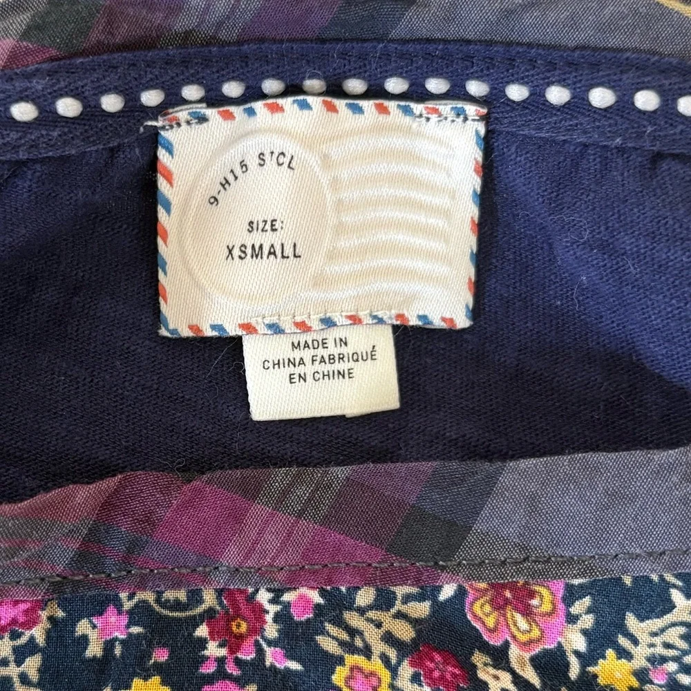 XS Anthropologie Postmark Navy Floral and Plaid Contrast Top